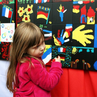 Enthüllung Wandskulptur